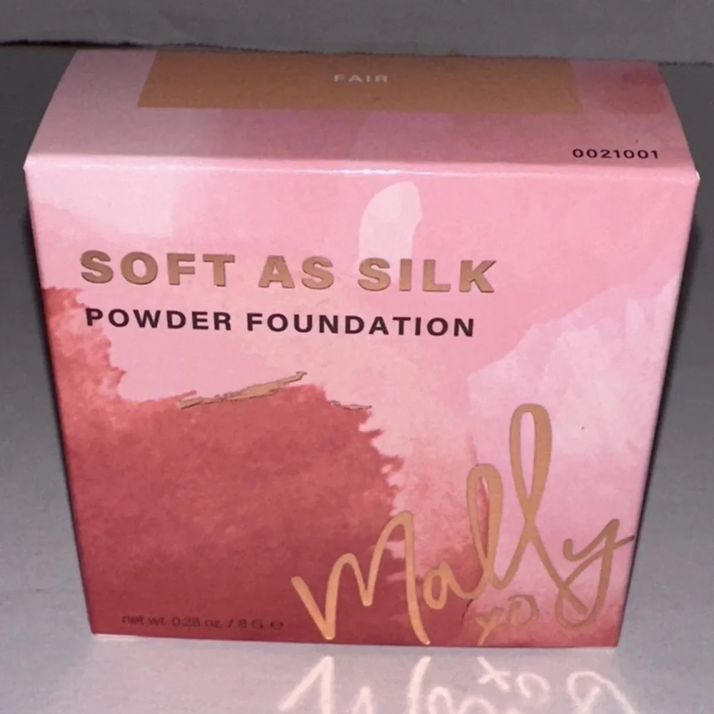 Mally Beauty Soft as Silk Foundation - Fair NEW